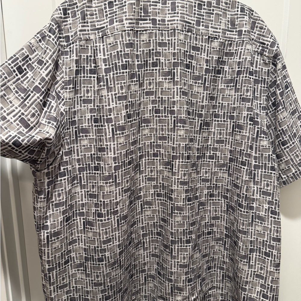 Tommy Bahama Gray and White Geometric Short-Sleeve Button-Down - Picture 2 of 5